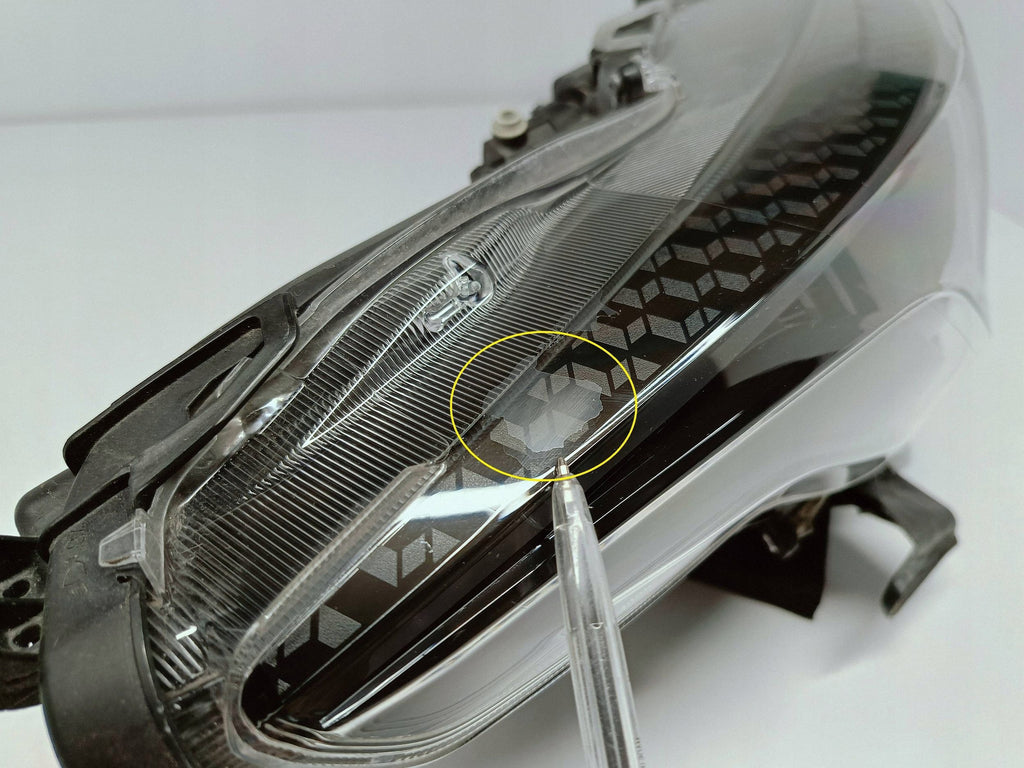 TOYOTA YARIS IV 4 P21 19-LAMPA REFLEKTOR PRAWY PRZÓD SOCZEWKA KOITO K0-6 EU