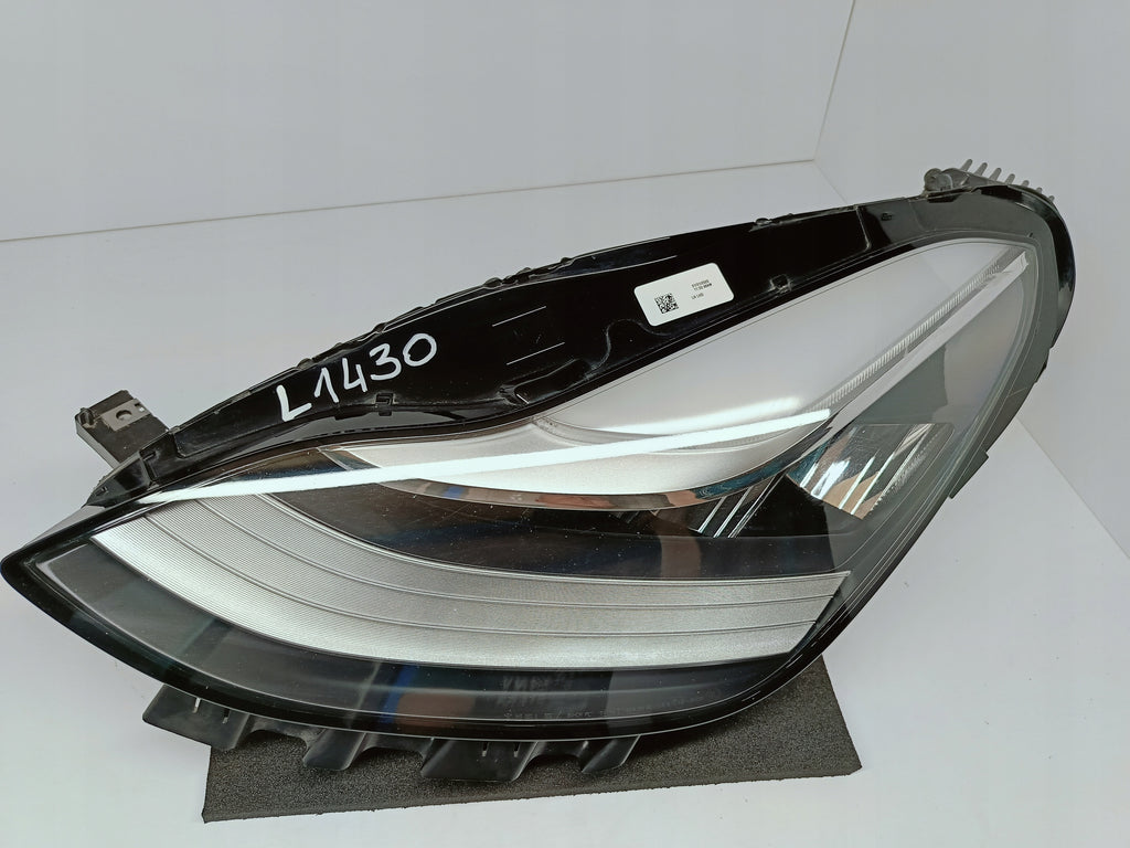 TESLA MODEL 3 III 17- LAMPA LEWA PRZÓD PRZEDNIA FULL LED 1077375-00-C