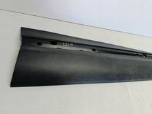 Laden Sie das Bild in den Galerie-Viewer, RENAULT KADJAR 15- ZIERLEISTE TÜR RECHTS VORNE 801863858R