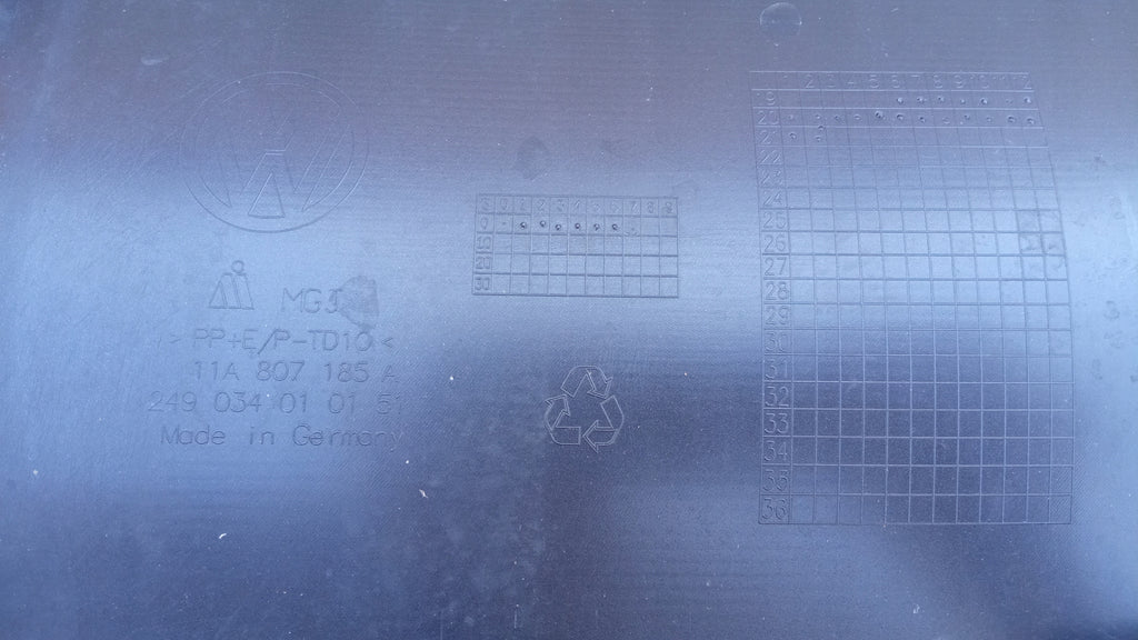 VOLKSWAGEN ID.4 ID4 20- ATTRAPPE LEISTE BLENDE STOSSFÄNGER VORNE 11A807185A