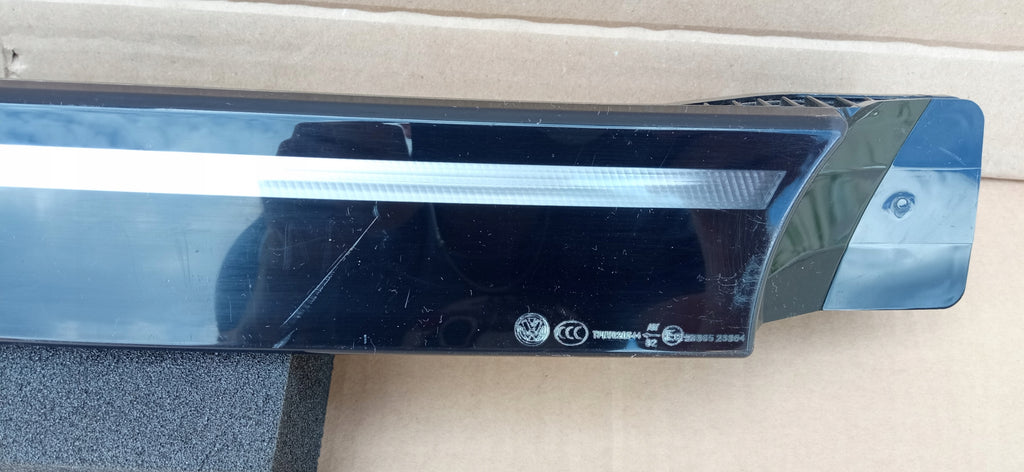 VOLKSWAGEN ID.4 ID4 19- LAMPE LICHTLEISTE TAGFAHRLICHT GRILL RECHTS 11A941654A
