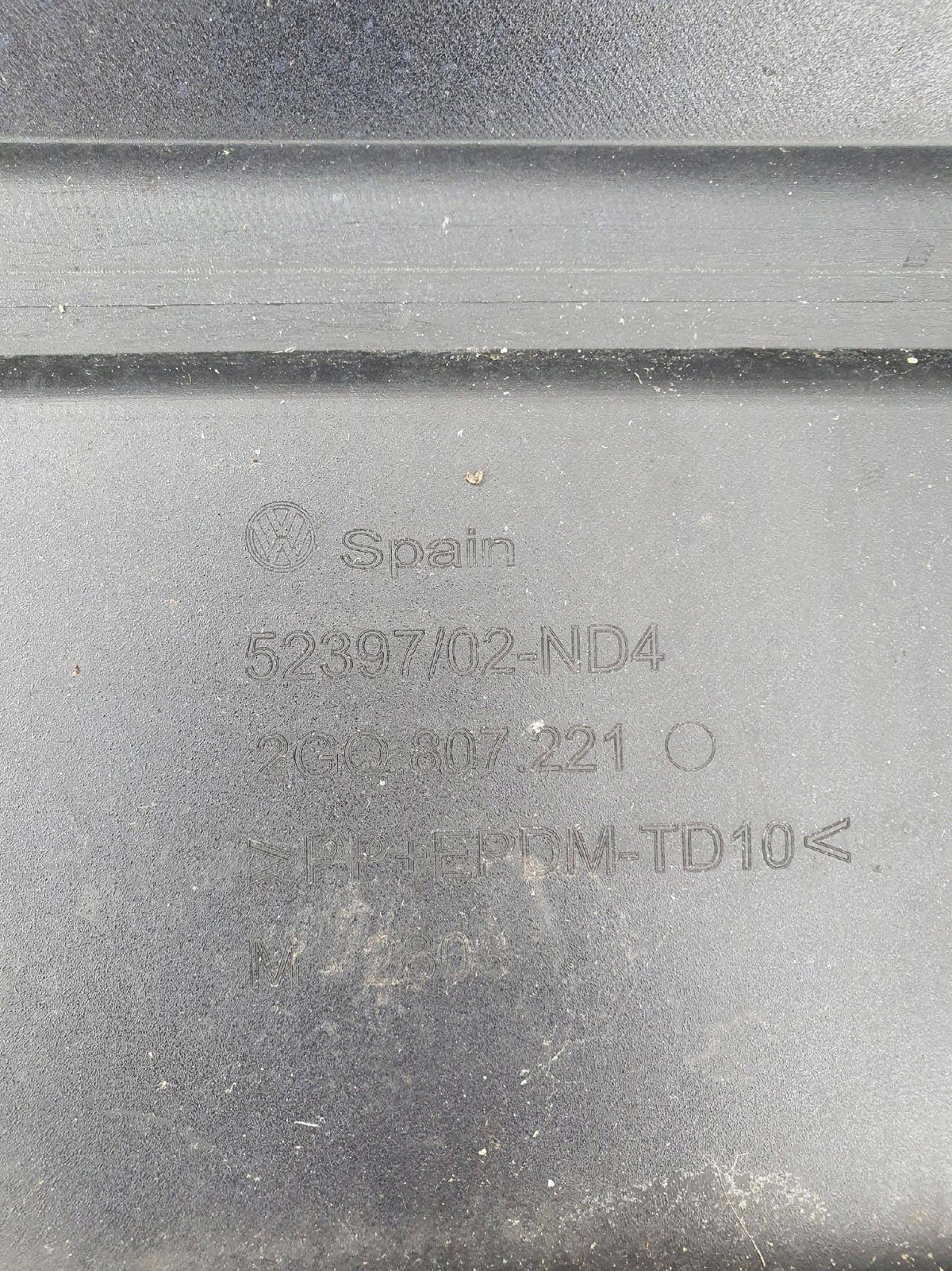 VW Polo VI 6 2G 17-21 Zderzak Przód Przedni 2G0807221 — zdjęcie 10 z 11