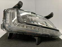 Laden Sie das Bild in den Galerie-Viewer, HYUNDAI TUCSON III LIFT 18- NEBELSCHEINWERFER TAGFAHRLICHT LED RECHTS VORNE 92202-D7600