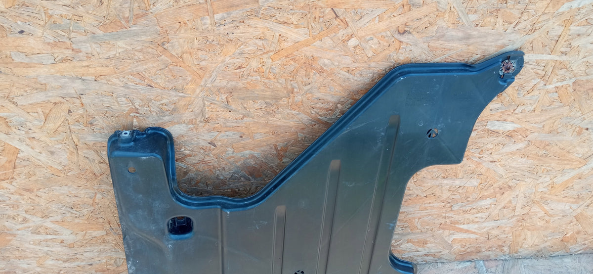 Passat B8 Superb III 15- Plate Rear Right Cover Podwozia 3Q0825206B — photo 3 of 8