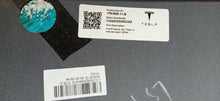 Laden Sie das Bild in den Galerie-Viewer, TESLA MODEL 3 HL HIGHLAND 23- STOSSSTANGE VORNE 1781565-11-B