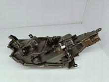 Laden Sie das Bild in den Galerie-Viewer, Toyota Yaris IV 4 XP21 19- SCHEINWERFER RECHTS VORNE FULL LED KOITO K0-8