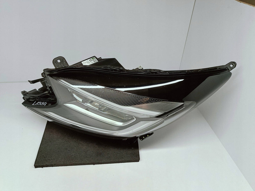 Toyota Aygo X 22- LAMPA LEWA PRZÓD PRZEDNIA FULL LED EU KOITO 0H-33