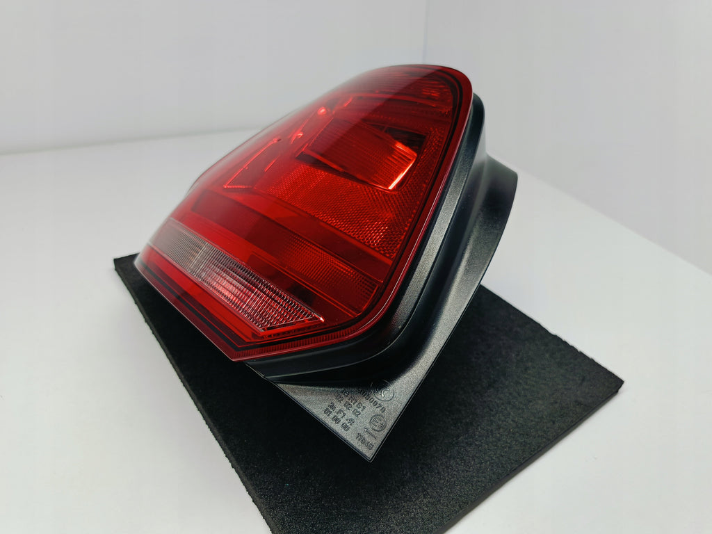 VOLKSWAGEN POLO 6C LIFT 14- LAMPA LEWY TYŁ LEWA TYLNA 6C0945095K