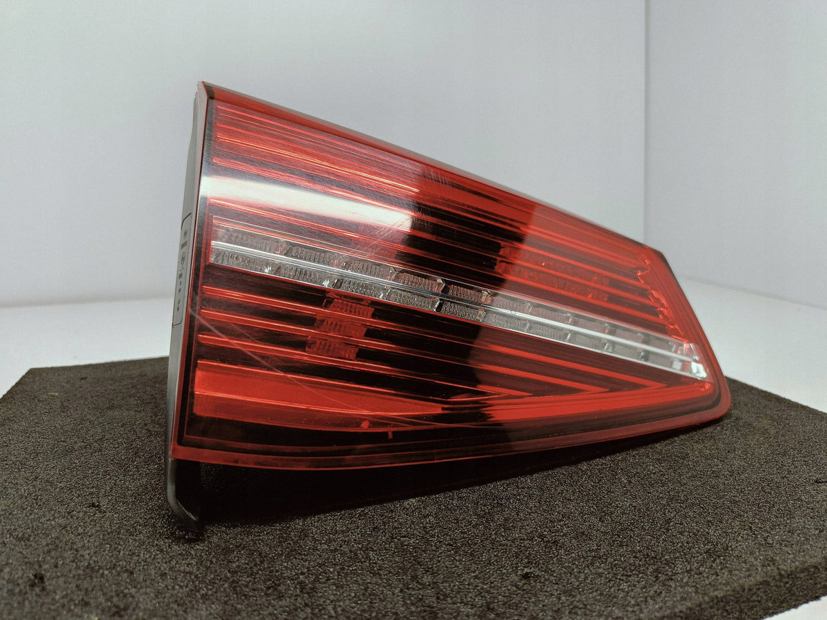 Volkswagen Passat B8 Kombi 15- Lampa Klapy Bagażnika Lewy Tył 3G9945307D — zdjęcie 5 z 14