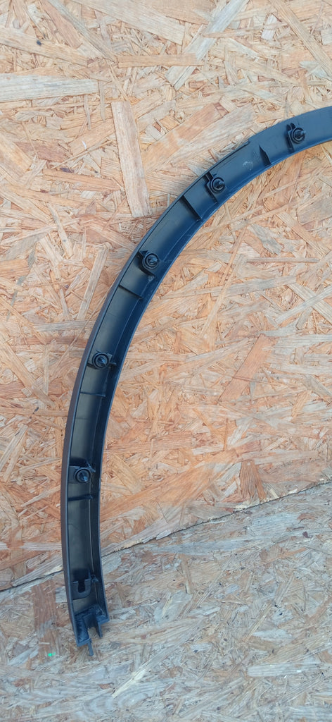 TESLA MODEL Y 22- KOTFLÜGELLEISTE HINTEN RECHTS 1658698-00-A