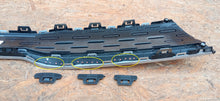 Laden Sie das Bild in den Galerie-Viewer, KIA PICANTO III 17- KÜHLERGRILL STOSSFÄNGER VORNE 86351-G6000