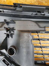 Laden Sie das Bild in den Galerie-Viewer, MERCEDES EQC A293 W293 19- KÜHLERGRILL STOSSFÄNGER VORNE A2938881800