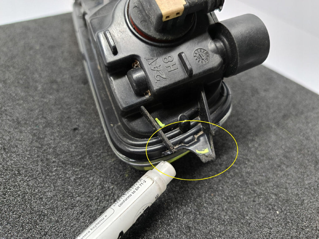 FORD FOCUS MK3 LIFT 14- HALOGEN PRZECIWMGIELNY LEWY PRZÓD F1EB-15A255-AB