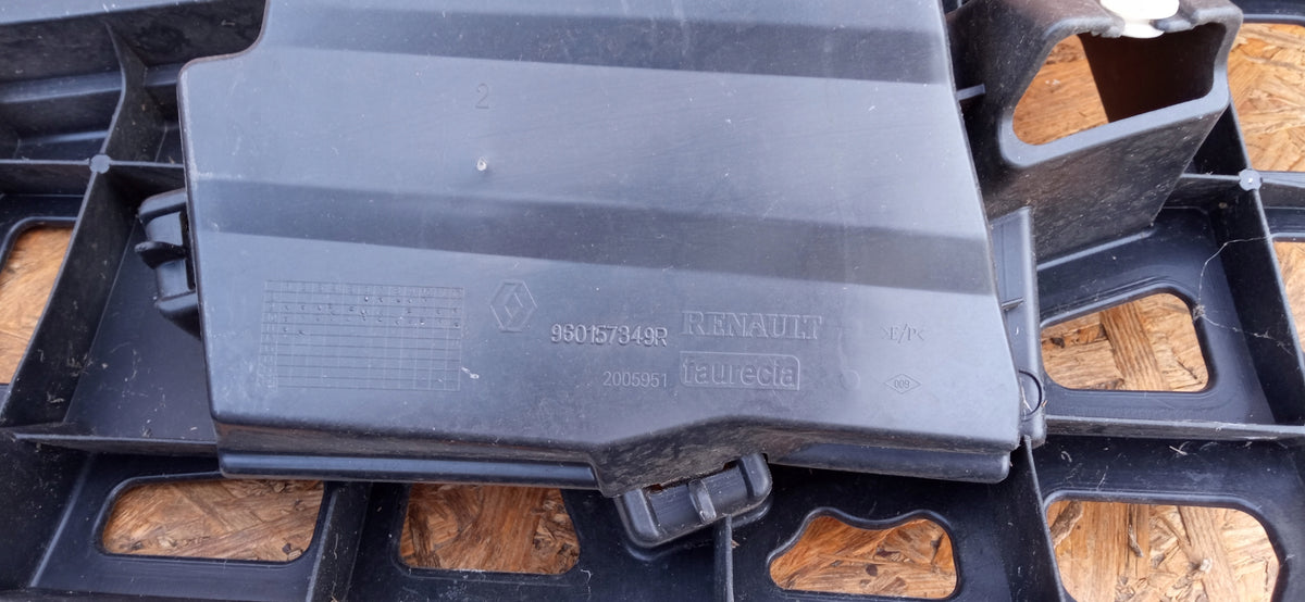 Renault Clio III Lift 09- Verstärkung Stossstange Halterahmen Grill 620364127R — Foto 11 von 13