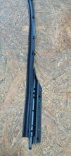 Load image into Gallery viewer, RENAULT GRAND SCENIC IV 16- USZCZELKA DOLNA DRZWI PRAWY TYŁ NOWA 828382679R