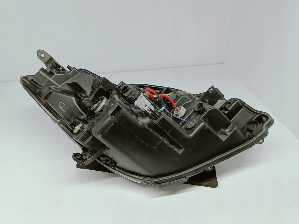 Toyota Yaris III LIFT 14- LAMPA LEWA PRZÓD PRZEDNIA SOCZEWKA KOITO 0D-160