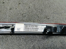 Załaduj zdjęcie do przeglądarki galerii, OPEL ASTRA IV J LIFT HB 12- ODBLASK REFLEKS ZDERZAKA PRAWY TYŁ 13370760