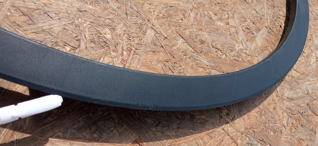 TESLA MODEL Y 20- VERKLEIDUNG KOTFLÜGEL VORNE RECHTS 1658696-00-A