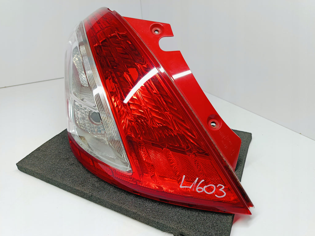 SUZUKI SWIFT IV MK7 10- LAMPA LEWY TYŁ LEWA TYLNA 35670-68L00