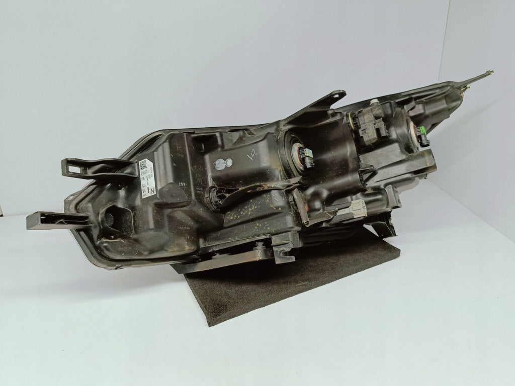 Nissan Qashqai II J11 LIFT 17- LAMPA PRAWA PRZÓD H11 SOCZEWKA+LED 100-19009