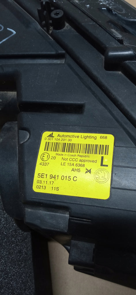 SKODA OCTAVIA III 3 LIFT 5E1 16- LAMPA LEWA PRZÓD PRZEDNIA ZWYKŁA 5E1