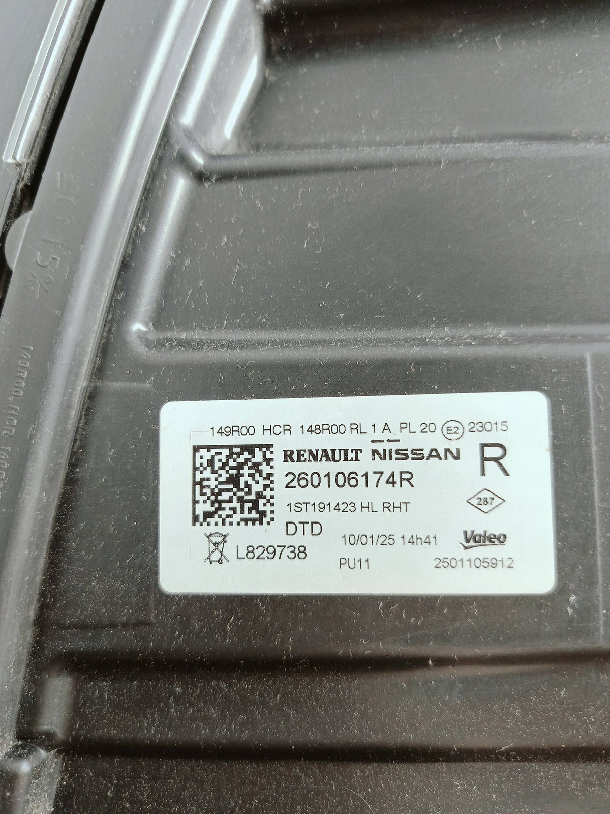 Renault Master IV 24- Front Right Light Front LED EU 260106174R — photo 16 of 16