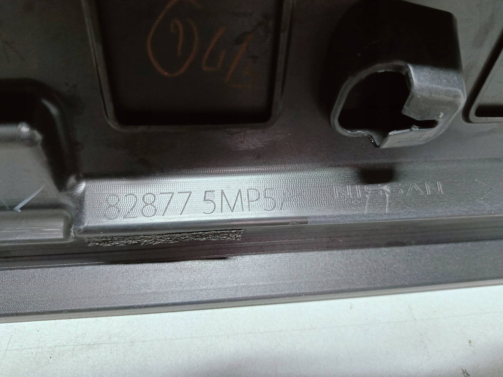 Nissan Ariya FE0 20- LISTWA NAKŁADKA DRZWI LEWY TYŁ LEWA TYLNA 82877-5MP5A