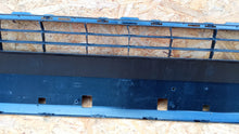 Load image into Gallery viewer, TOYOTA RAV 4 V 19- ATRAPA KRATKA DOLNA GRILL