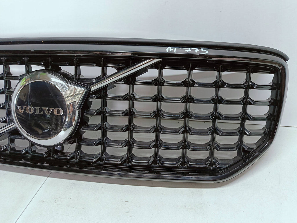 VOLVO XC40 LIFT R-DESIGN 22- ATRAPA GRILL KRATKA ZDERZAKA PRZÓD 32291466