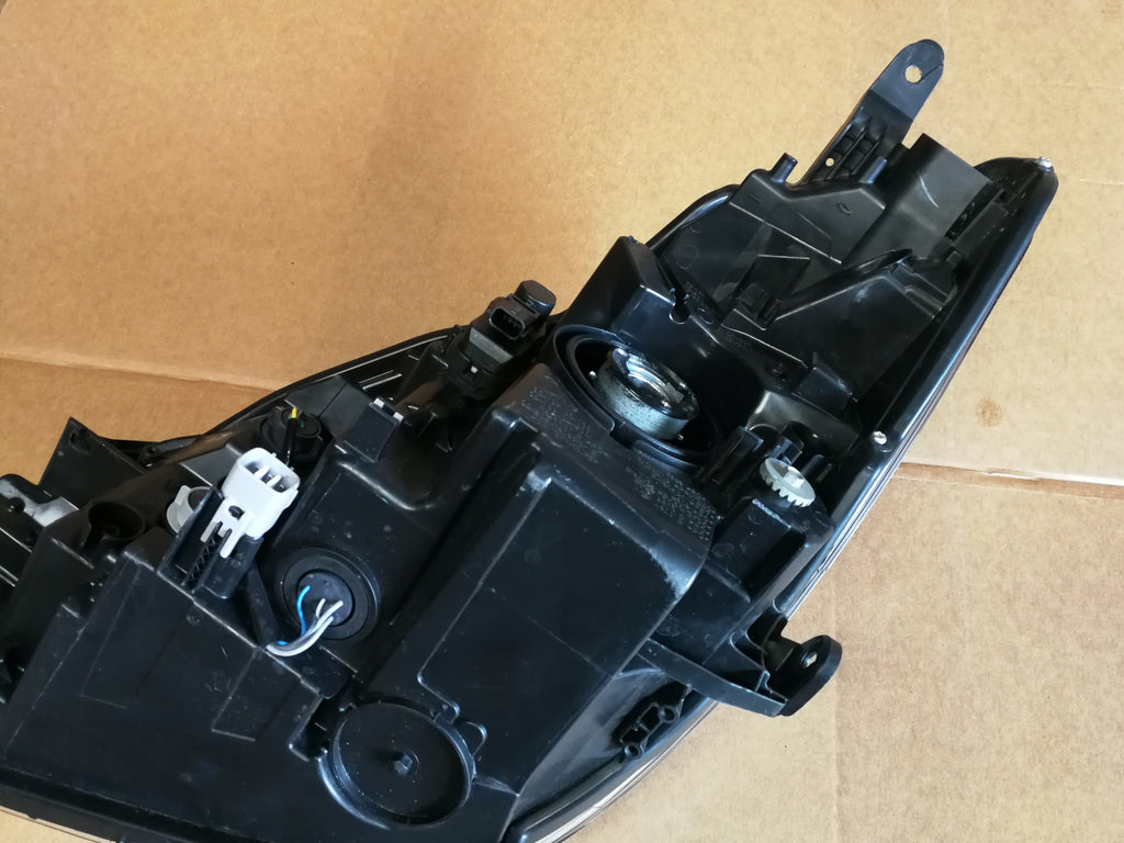TOYOTA YARIS III LIFT 17- SCHEINWERFER RECHTS VORNE KOITO 0D-197