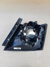 Załaduj zdjęcie do przeglądarki galerii, SKODA FABIA III 3 LEWA LAMPA TYŁ TYLNA 6V6945095