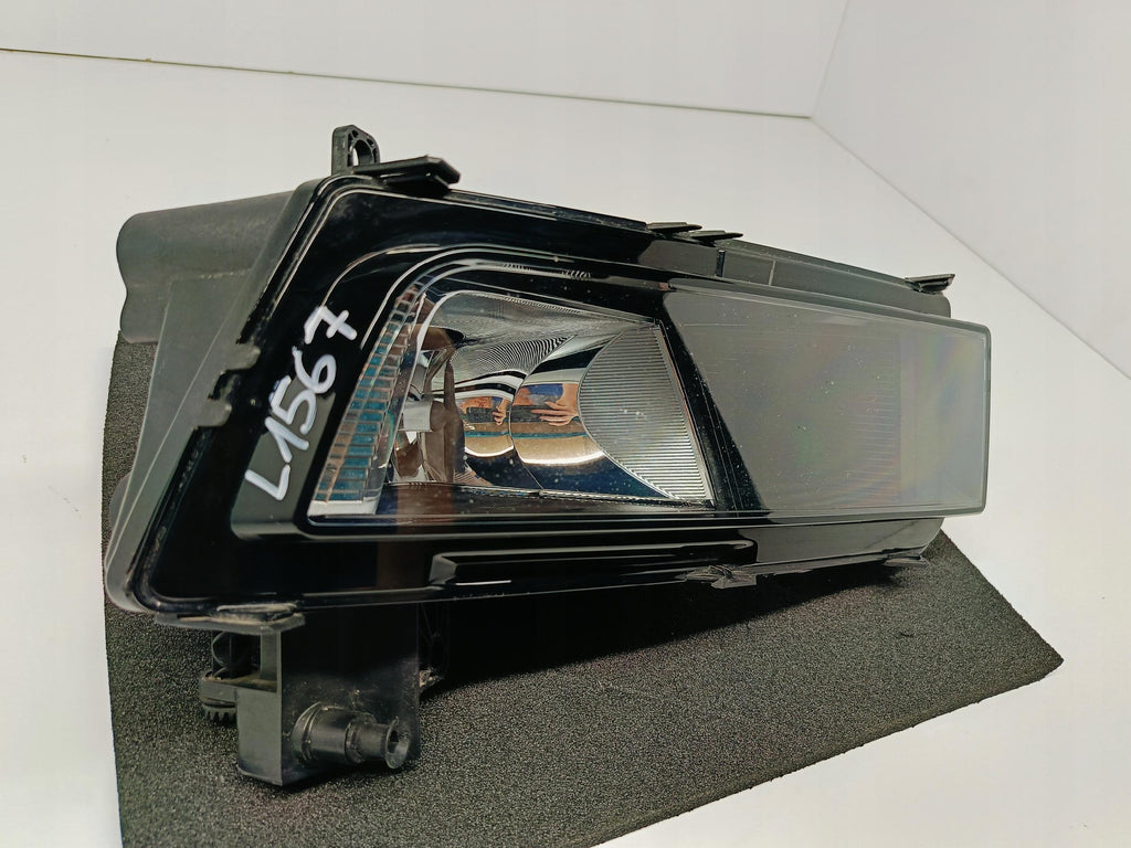 VOLKSWAGEN TOURAN II 15- REFLEKTOR HALOGEN PRZECIWMGŁOWY PRAWY 5TA941662A