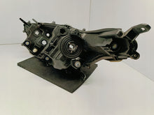 Load image into Gallery viewer, TOYOTA YARIS IV 4 P21 19-LAMPA REFLEKTOR PRAWY PRZÓD SOCZEWKA KOITO K0-6 EU