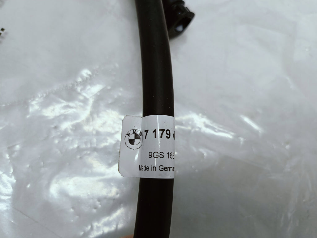 BMW 5 E60 E61 LCI WĄŻ PRZEWÓD ELASTYCZNY SPRYSKIWACZY LEWY NOWY 61667179444