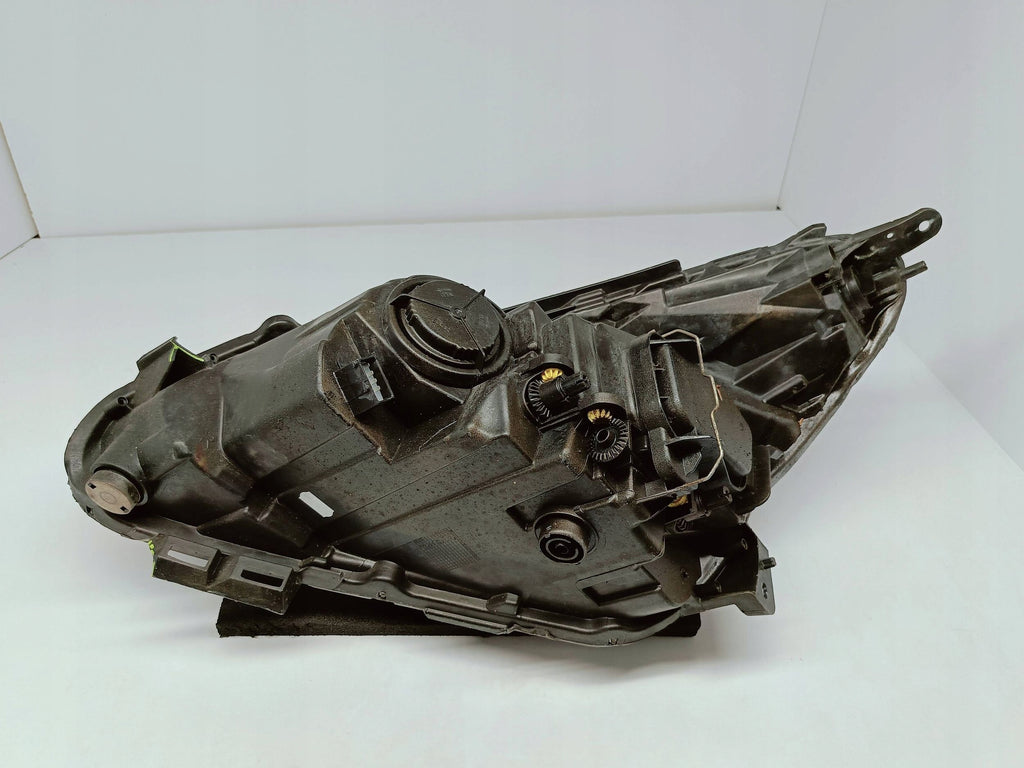 Opel Corsa D LIFT 11- LAMPA PRAWA PRZÓD PRZEDNIA ZWYKŁA EU 13432890
