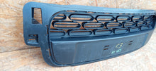 Laden Sie das Bild in den Galerie-Viewer, CITROEN C3 III 16- STOßSTANGENGRILL MITTE STOSSSTANGE VORNE 9812061877