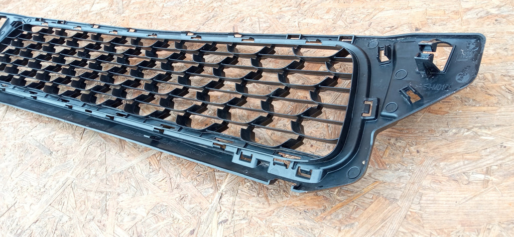 DACIA DUSTER I LIFT 13- ATRAPA KRATKA DOLNA GRILL ZDERZAKA PRZÓD 622540347R