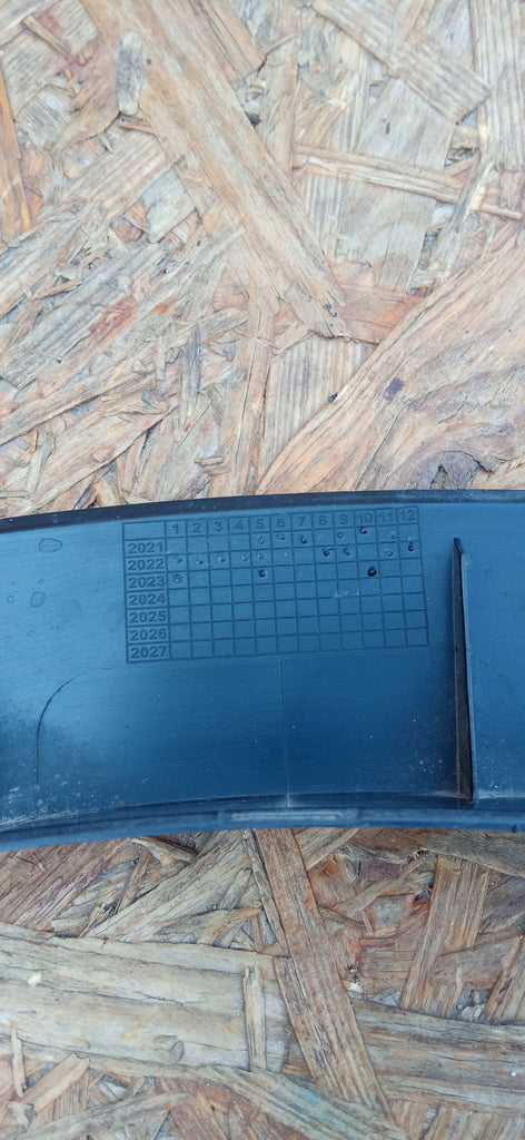 TESLA MODEL Y 20- VERKLEIDUNG KOTFLÜGEL RECHTS VORNE 1658696-00-A
