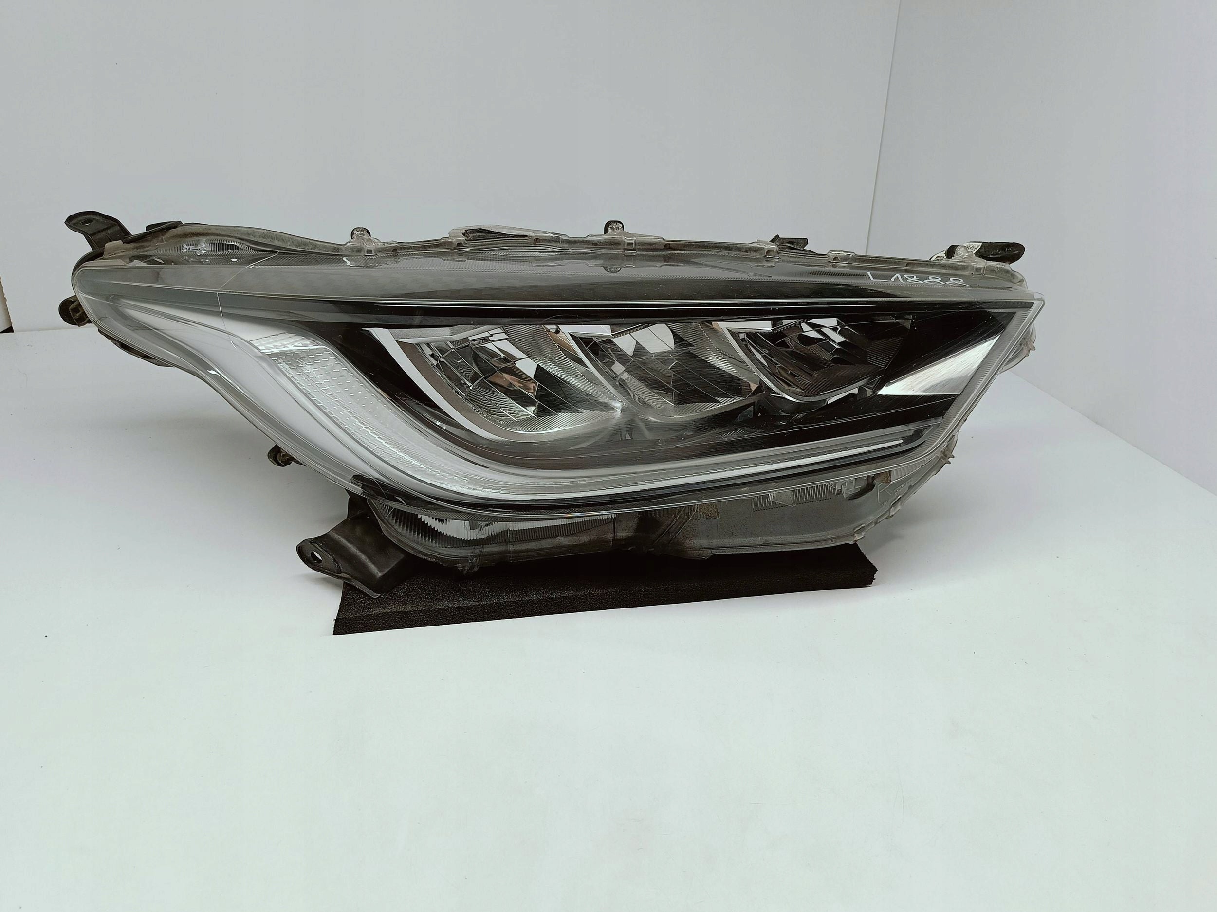 Toyota Yaris IV 4 XP21 19- FEU AVANT DROITE AVANT FULL LED KOITO K0-8