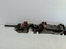 Laden Sie das Bild in den Galerie-Viewer, Opel Astra J IV 09- GLEITSTÜCK OBERER HALTER STÜTZE STOSSSTANGE VORNE 13264477