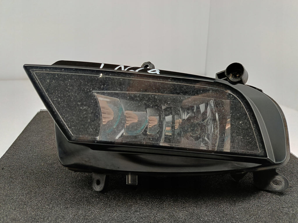 AUDI A4 B8 LIFT 11- HALOGEN PRZECIWMGIELNY ŚWIATŁO LEWY PRZÓD 8K0941699