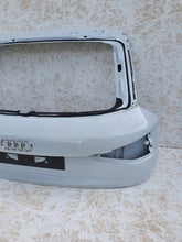 Laden Sie das Bild in den Galerie-Viewer, AUDI Q3 8UO HECKKLAPPE HINTEN
