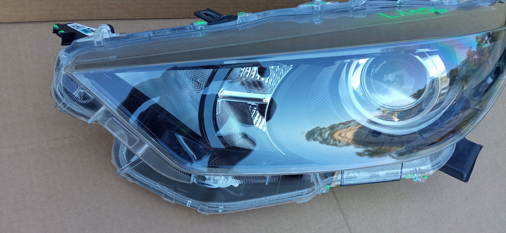 TOYOTA YARIS IV 4 19- LAMPA REFLEKTOR LEWY PRZÓD SOCZEWKA KOITO K0-6 EU