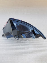 Załaduj zdjęcie do przeglądarki galerii, SKODA FABIA III 3 LEWA LAMPA TYŁ TYLNA 6V6945095
