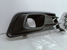 Laden Sie das Bild in den Galerie-Viewer, Renault Captur I LIFT 17- KOMPLETTER SATZ NEBELSCHEINWERFERGITTER OHNE PDC OE 261529255R