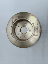 Laden Sie das Bild in den Galerie-Viewer, TOYOTA AVENSIS T25 LIMOUSINE KOMBI - HINTERE BREMSSCHEIBE ORIGINAL 42431-YZZAB