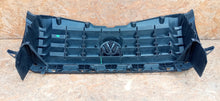 Laden Sie das Bild in den Galerie-Viewer, VOLKSWAGEN CRAFTER LIFT 11- KÜHLERGRILL STOSSFÄNGER VORNE 2E0853653E