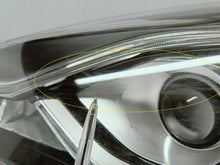 Laden Sie das Bild in den Galerie-Viewer, Toyota Yaris III FACELIFT 17- SCHEINWERFER LINKS LINSE + LED EU 0D-197