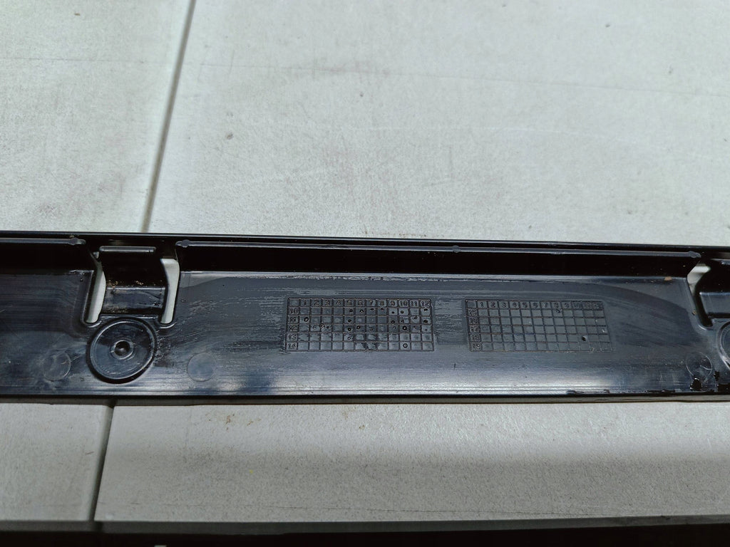 Volvo XC90 GLEITSTÜCK HALTER HAK BEFESTIGUNG TRÄGER SCHWELLER RECHTS 31253252