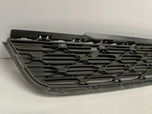 Load image into Gallery viewer, CITROEN C3 III 16- ATRAPA KRATKA DOLNA GRILL ZDERZAKA PRZÓD 9812062277